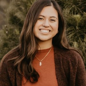 Meet your Posher, Cynthia